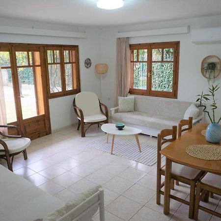 Small Theater Apartment Epidaurus Экстерьер фото