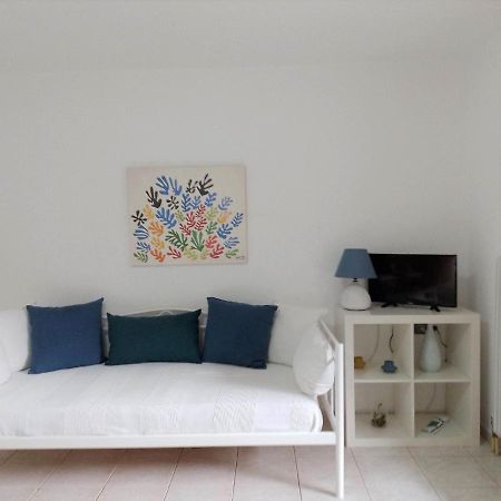 Small Theater Apartment Epidaurus Экстерьер фото