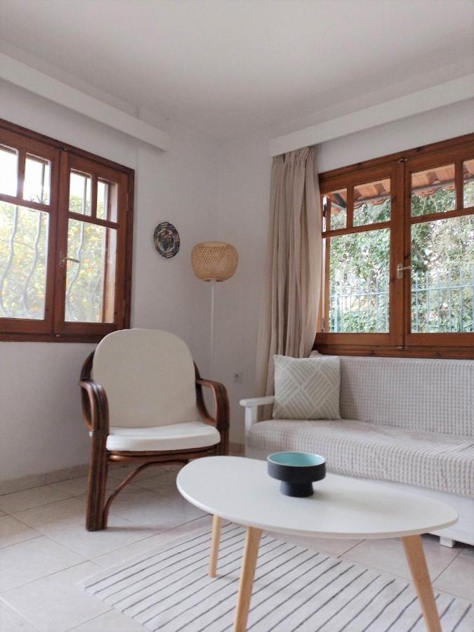 Small Theater Apartment Epidaurus Экстерьер фото