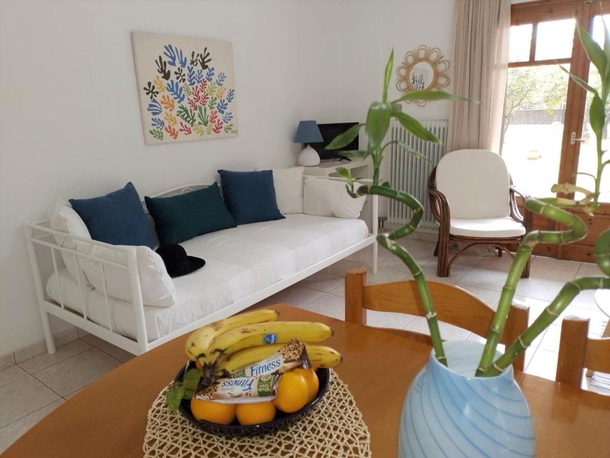 Small Theater Apartment Epidaurus Экстерьер фото
